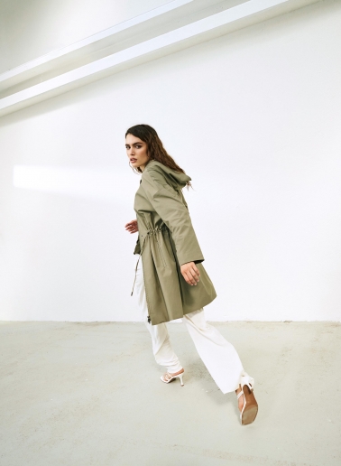 Parka verde militare in tessuto tecnico antigoccia