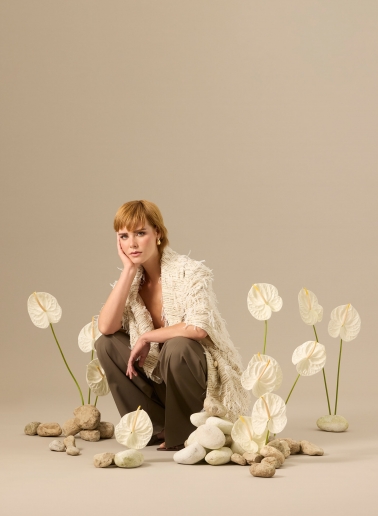 Oversize-Cape mit Fransen in Beige