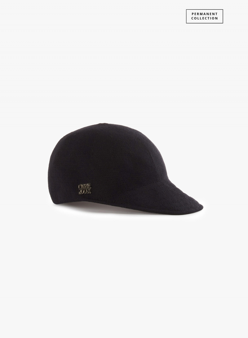 Black cotton baseball hat