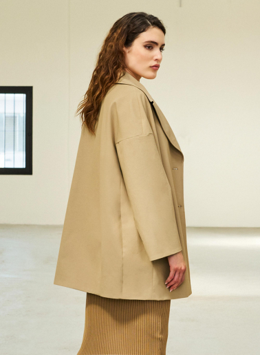 Stretch-Baumwoll-Kurzmantel mit breitem Revers in camel