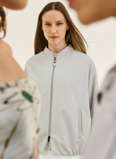 Oversized light grey bomber in rainproof technical fabric