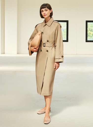 Oversize Double-Breasted Trenchcoat aus regenabweisendem technischem Stoff in camel
