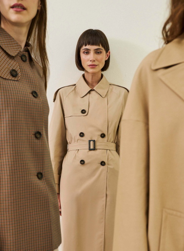 Oversize Double-Breasted Trenchcoat aus regenabweisendem technischem Stoff in camel