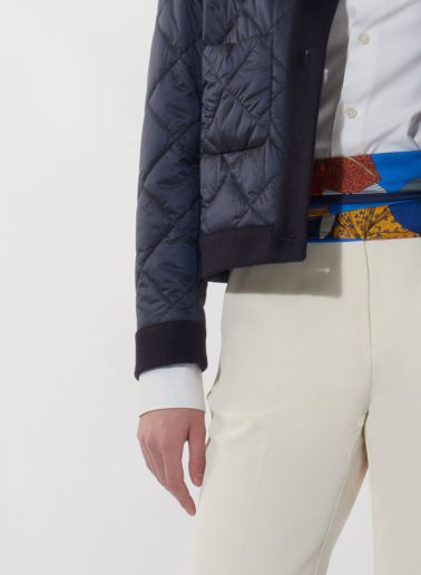 Wattierte Jacke mit Details aus reiner Wolle in blau