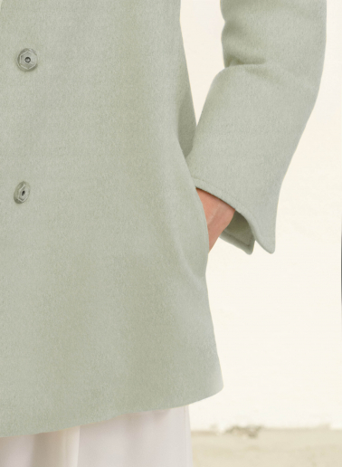 Jacke aus reiner Wolle mit hohem Kragen in grau
