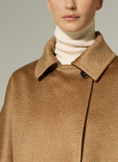 Cape mit Strick-Details aus reinem Kamelhaar in Camel
