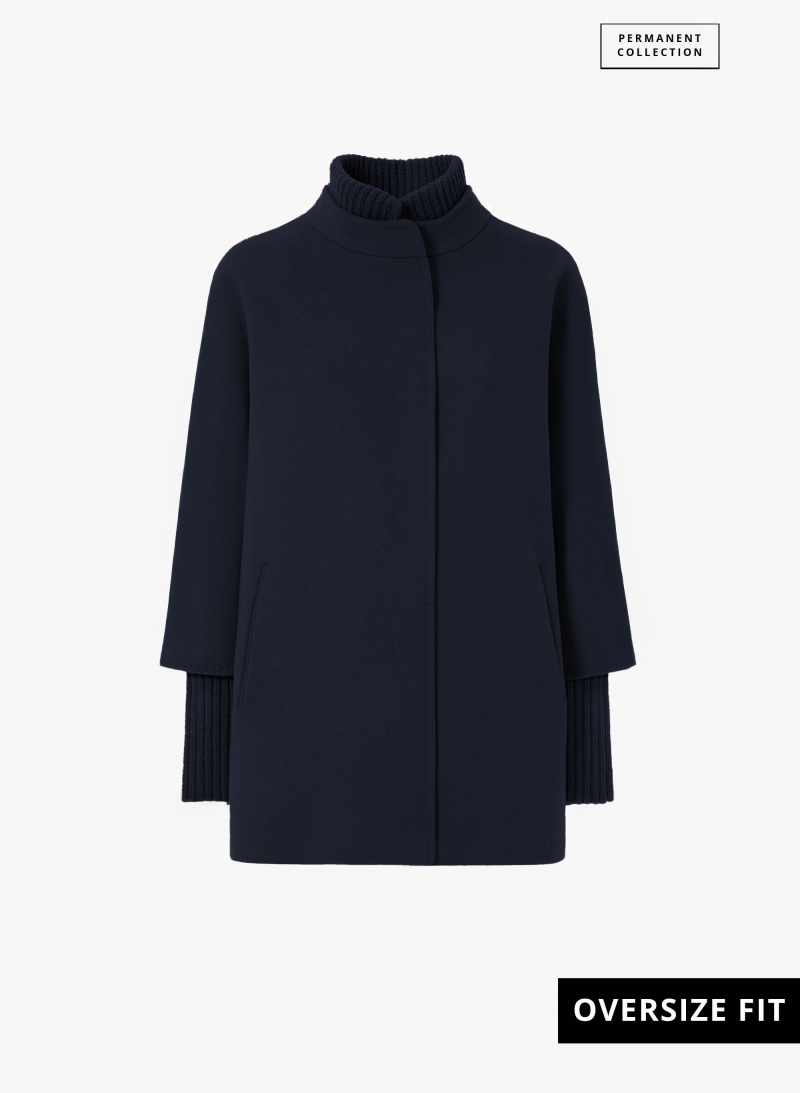 Oversized Kurzmantel mit Strick-Details aus reiner Wolle in Blau