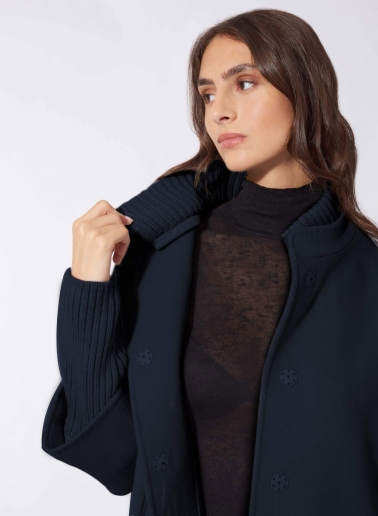 Oversized Kurzmantel mit Strick-Details aus reiner Wolle in Blau