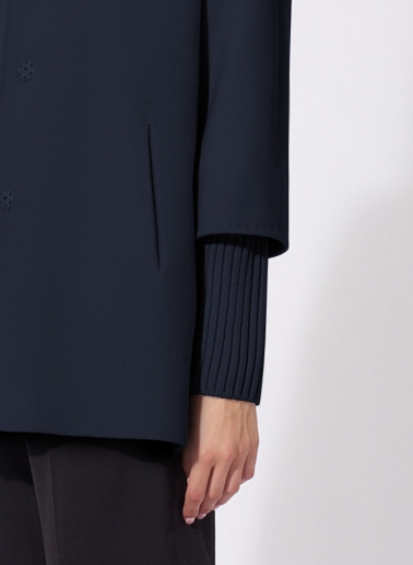 Oversized Kurzmantel mit Strick-Details aus reiner Wolle in Blau