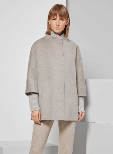 Oversized Kurzmantel mit Strick-Details aus reiner Wolle in Beige