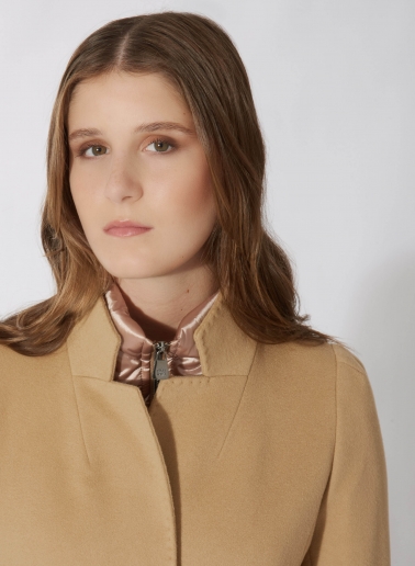 Maxi Wollmantel mit abnehmbarer Nylon-Weste in Camel