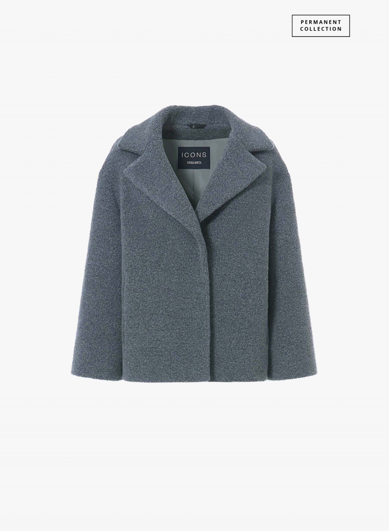 Short grey wool coat with maxi notch collar