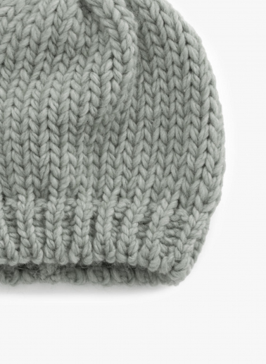 Pearl grey knitted hat