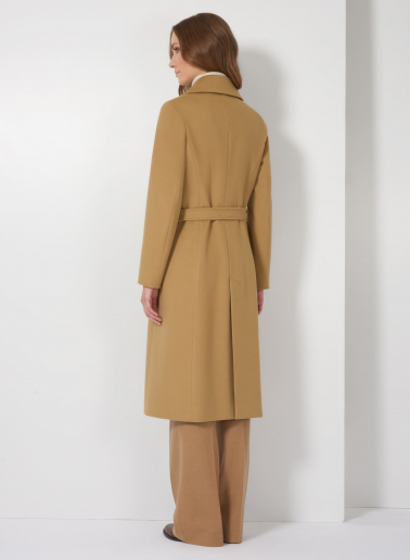 Taillierter Gürtelmantel aus reiner Wolle in Camel