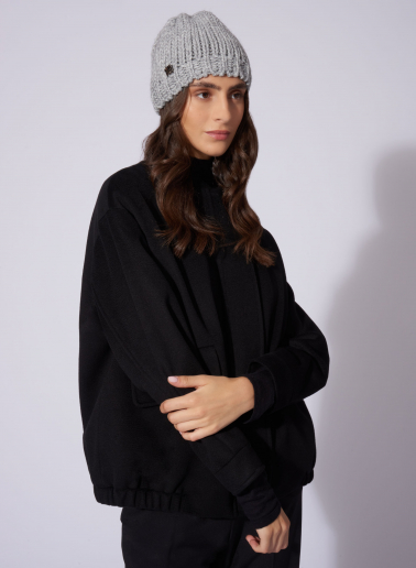 Pearl grey knitted hat