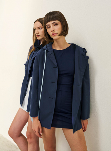 Hooded marine blue jacket in rainproof technical fabric