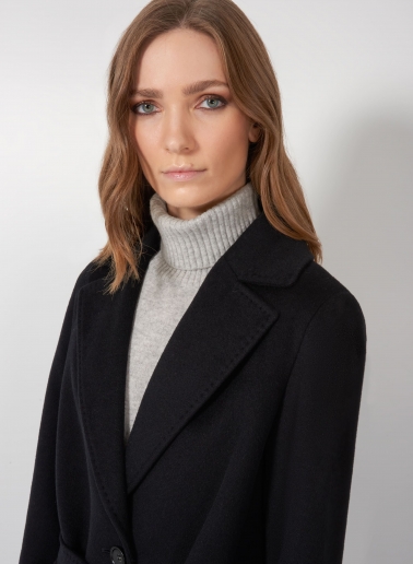 Cappotto nero con cintura in puro cashmere linea aderente