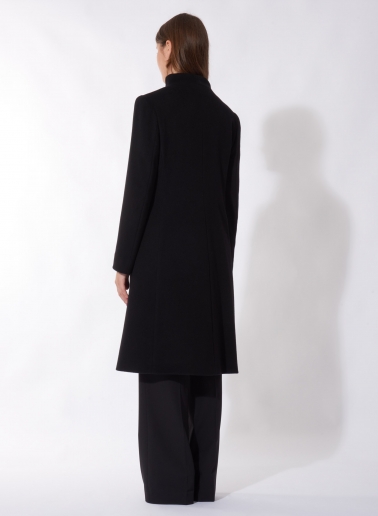 Cappotto nero in puro cashmere con collo alto