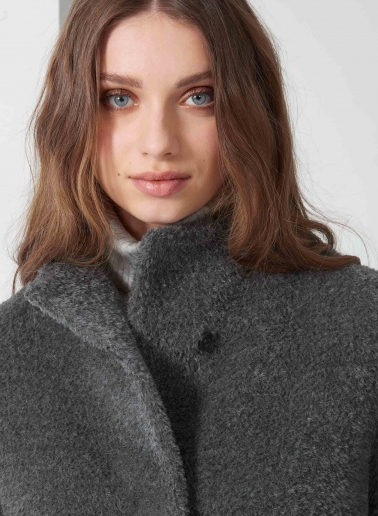 Cappotto grigio svasato in lana e alpaca con collo alto