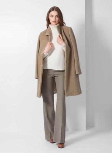 Cappotto beige scuro svasato in lana e alpaca con collo alto
