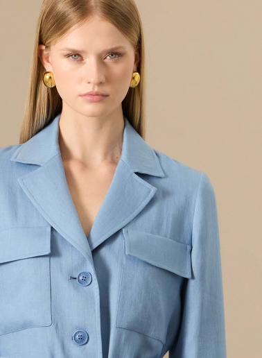 Giacca sahariana azzurra in lino con cintura