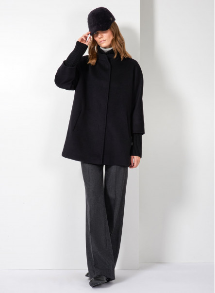 Cappotto corto nero in lana con dettagli in maglia