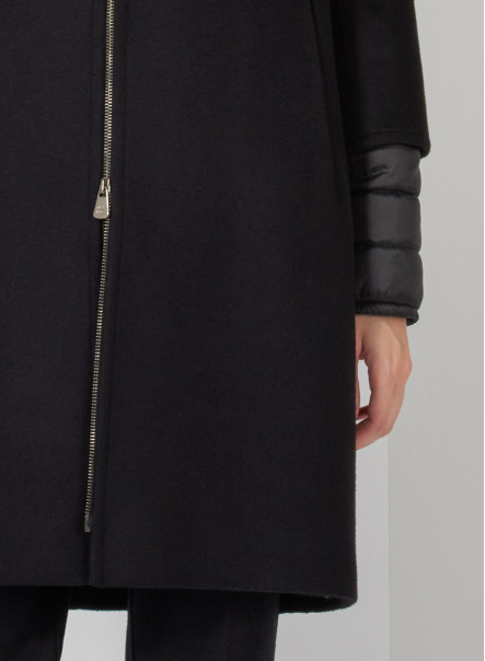 Parka in lana nero con dettagli in nylon e cappuccio