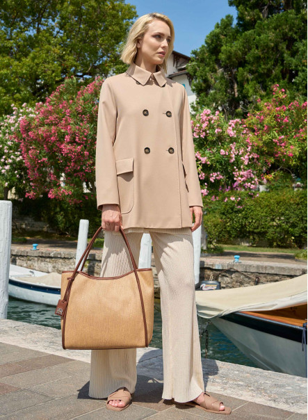 Giacca doppiopetto beige in lana con collo a camicia