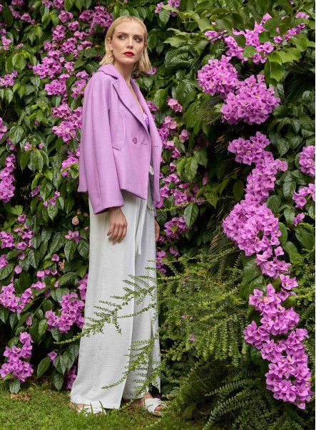 Giacca corta in lana con collo a revers color lilla