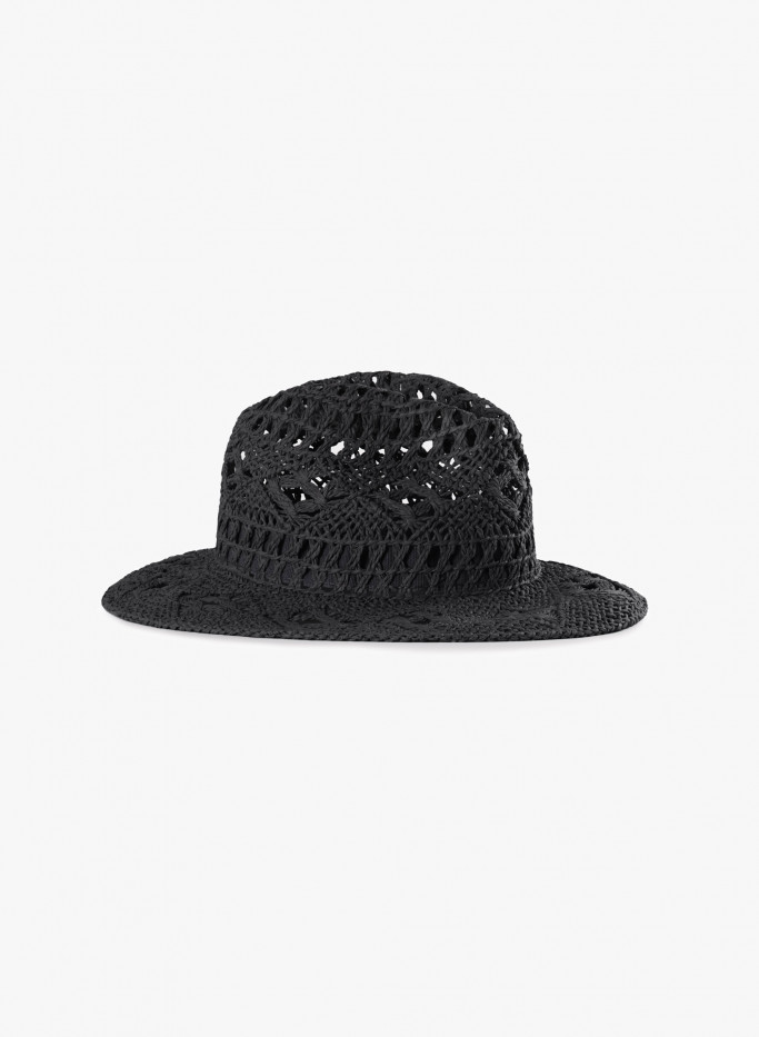 Cappello classico nero traforato