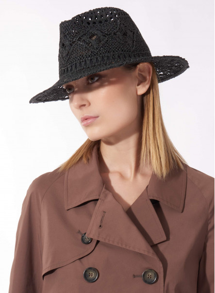 Cappello classico nero traforato